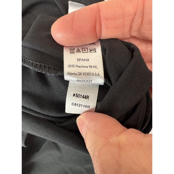 Spanx Transformation Tank Top Black Dual Side Zipper Moisture Wicking NWOT Large - Picture 10 of 10